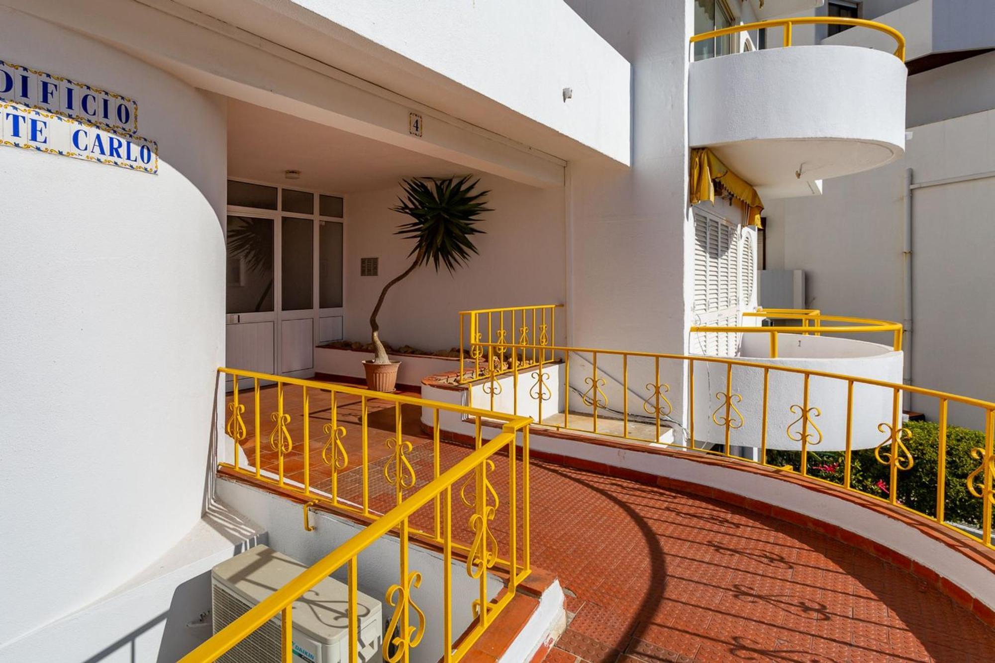 Typical T2 In Albufeira W/ Balcony By Lovelystay Экстерьер фото